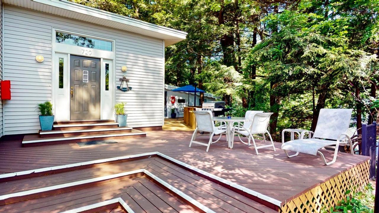 Holiday Hill Resort Saugatuck Exterior foto