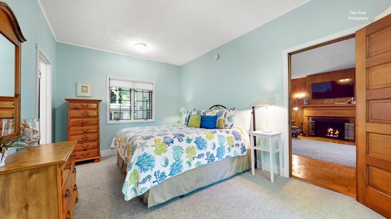 Holiday Hill Resort Saugatuck Exterior foto