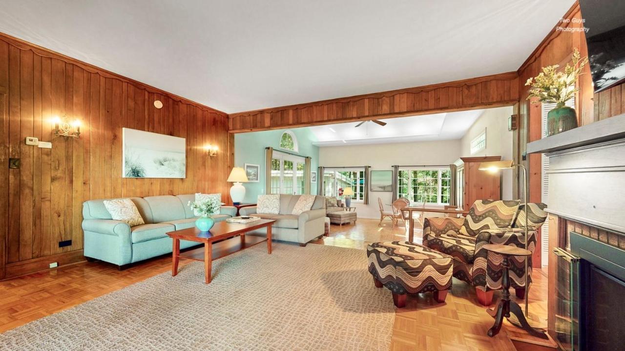Holiday Hill Resort Saugatuck Exterior foto